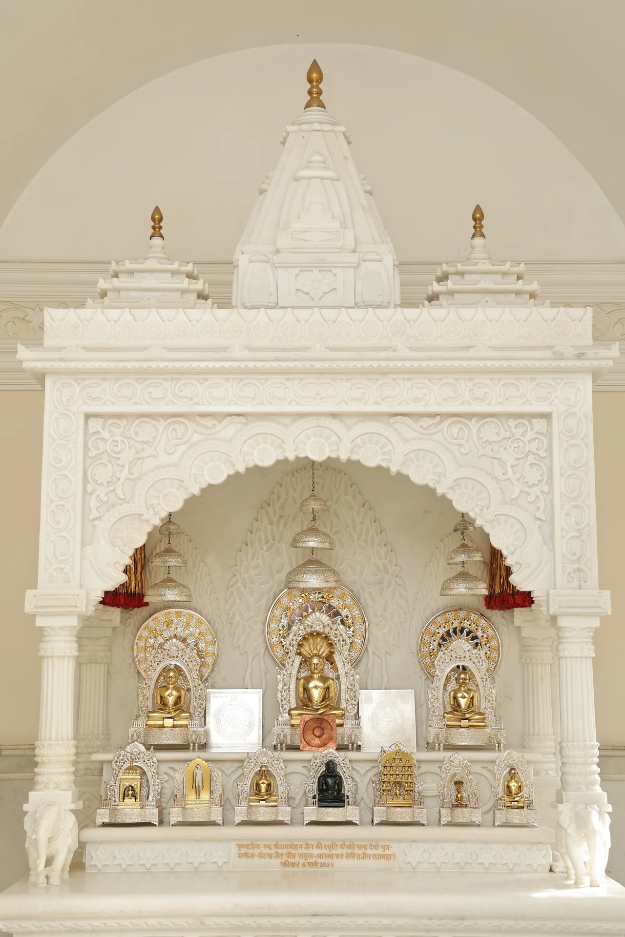 Chandprabh Digambar Jain Mandir photo 2