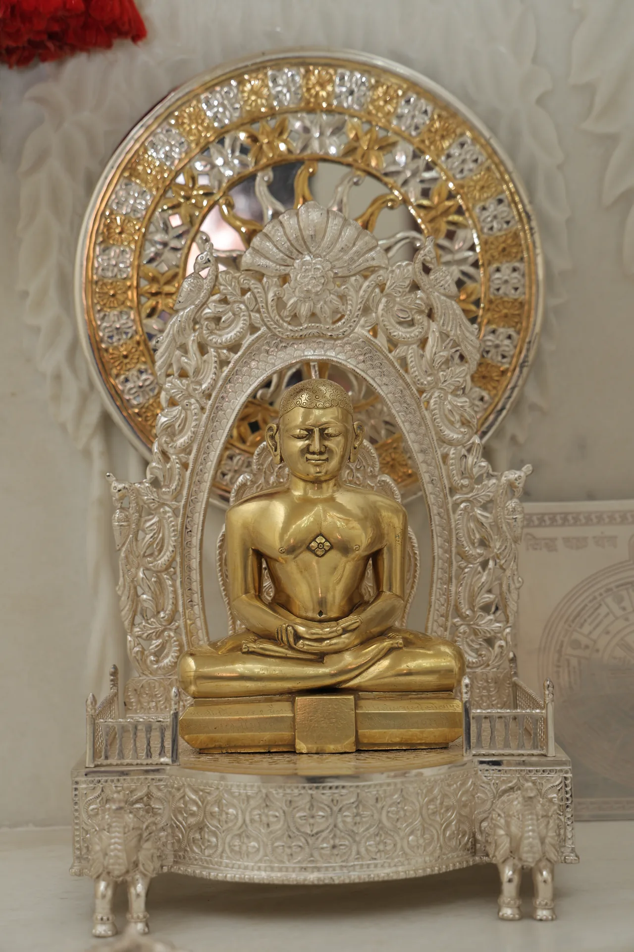 Chandprabh Digambar Jain Mandir photo 3