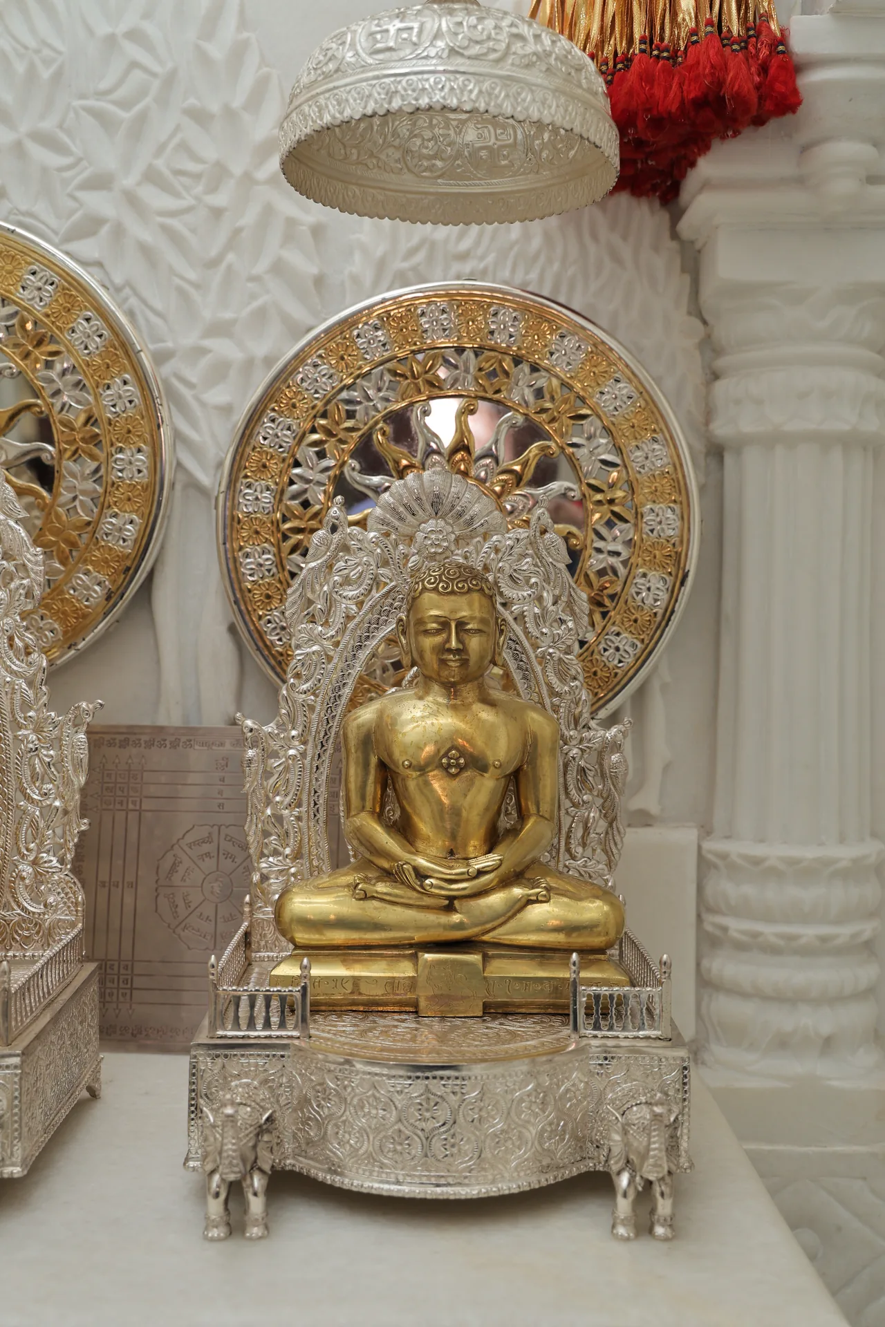 Chandprabh Digambar Jain Mandir photo 6