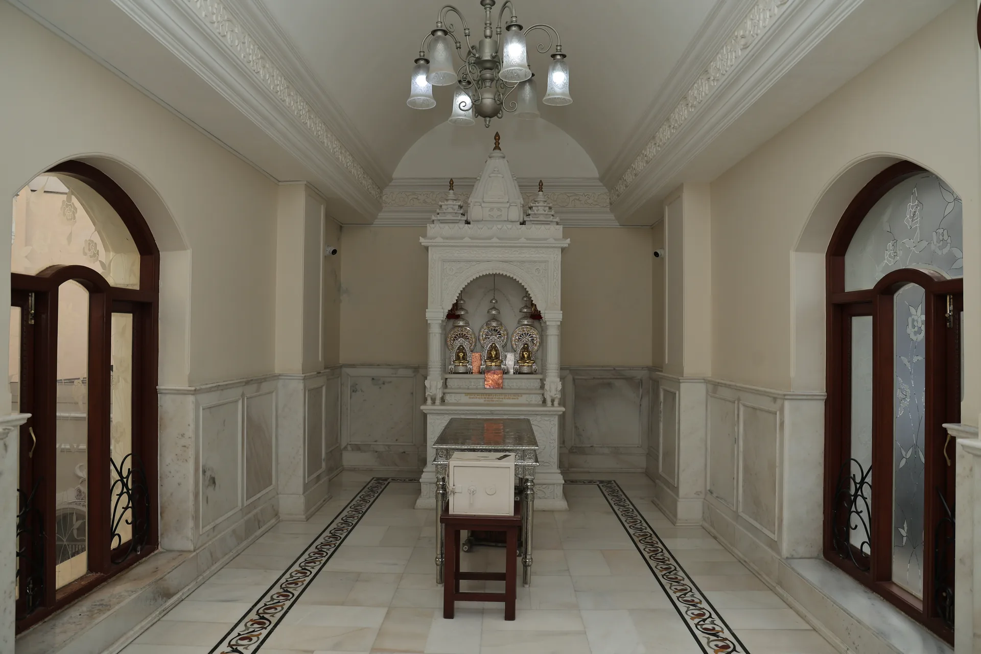 Chandprabh Digambar Jain Mandir photo 7