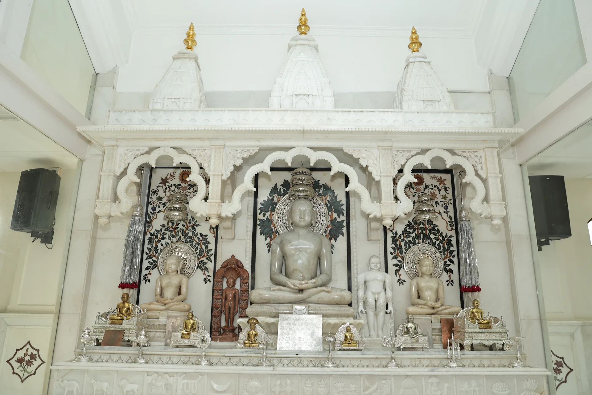 Chandprabh Digambar Jain Mandir photo 8