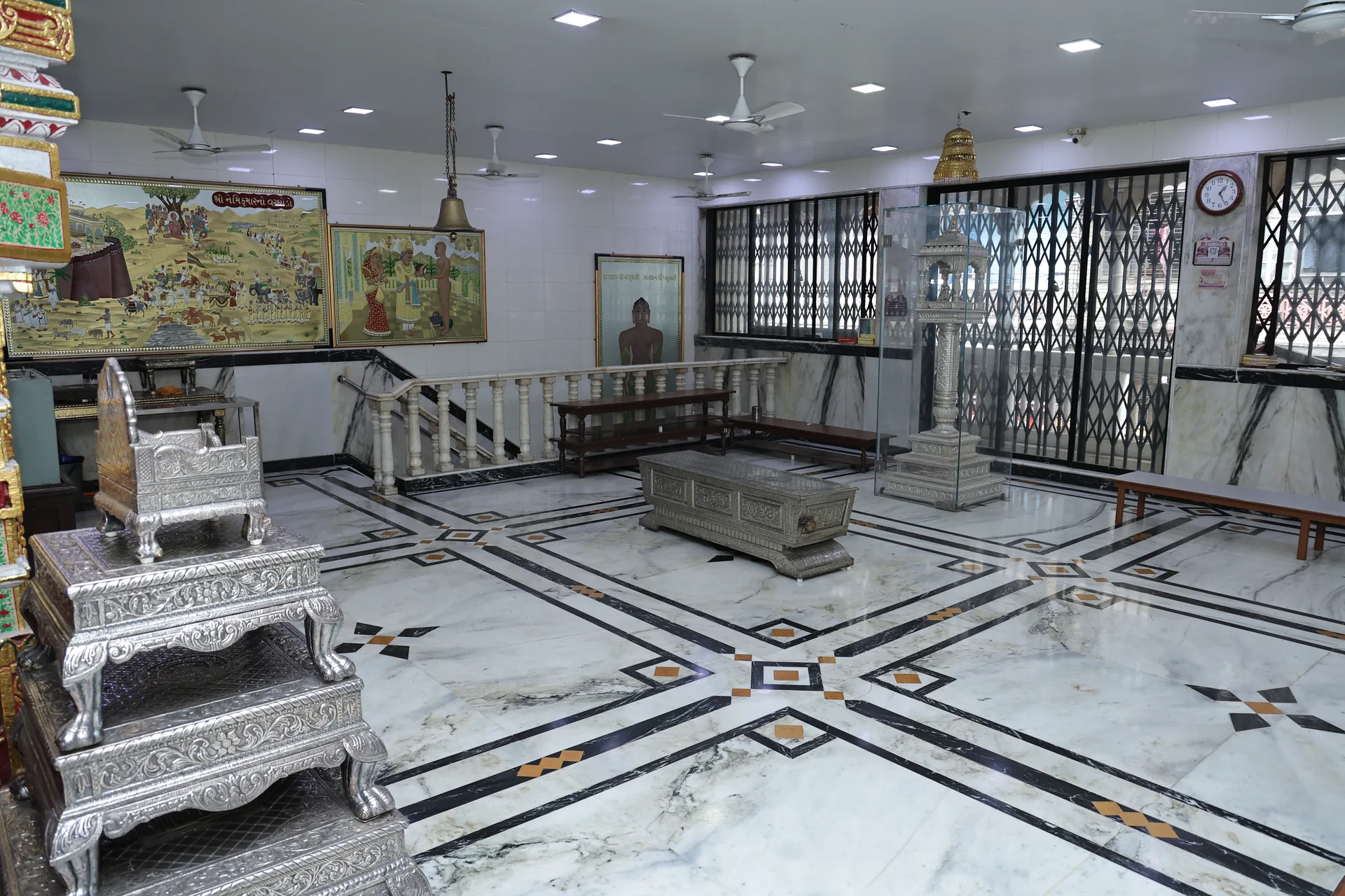 Parshwanath Digambar Jain Mandir photo 8