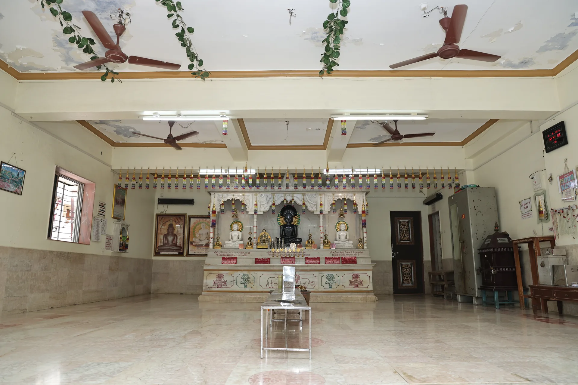 Parshwanath Digambar Jain Mandir photo 4