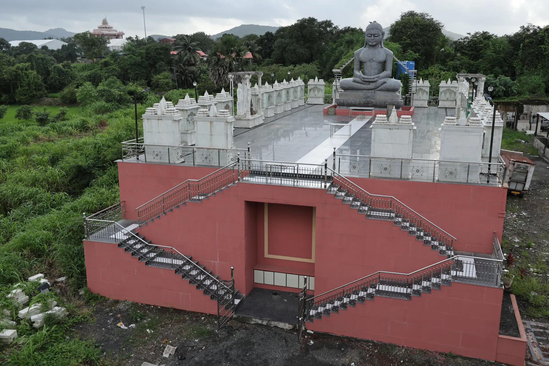 Punoyaday Parashwanath Digambar Jain Mandir photo 11