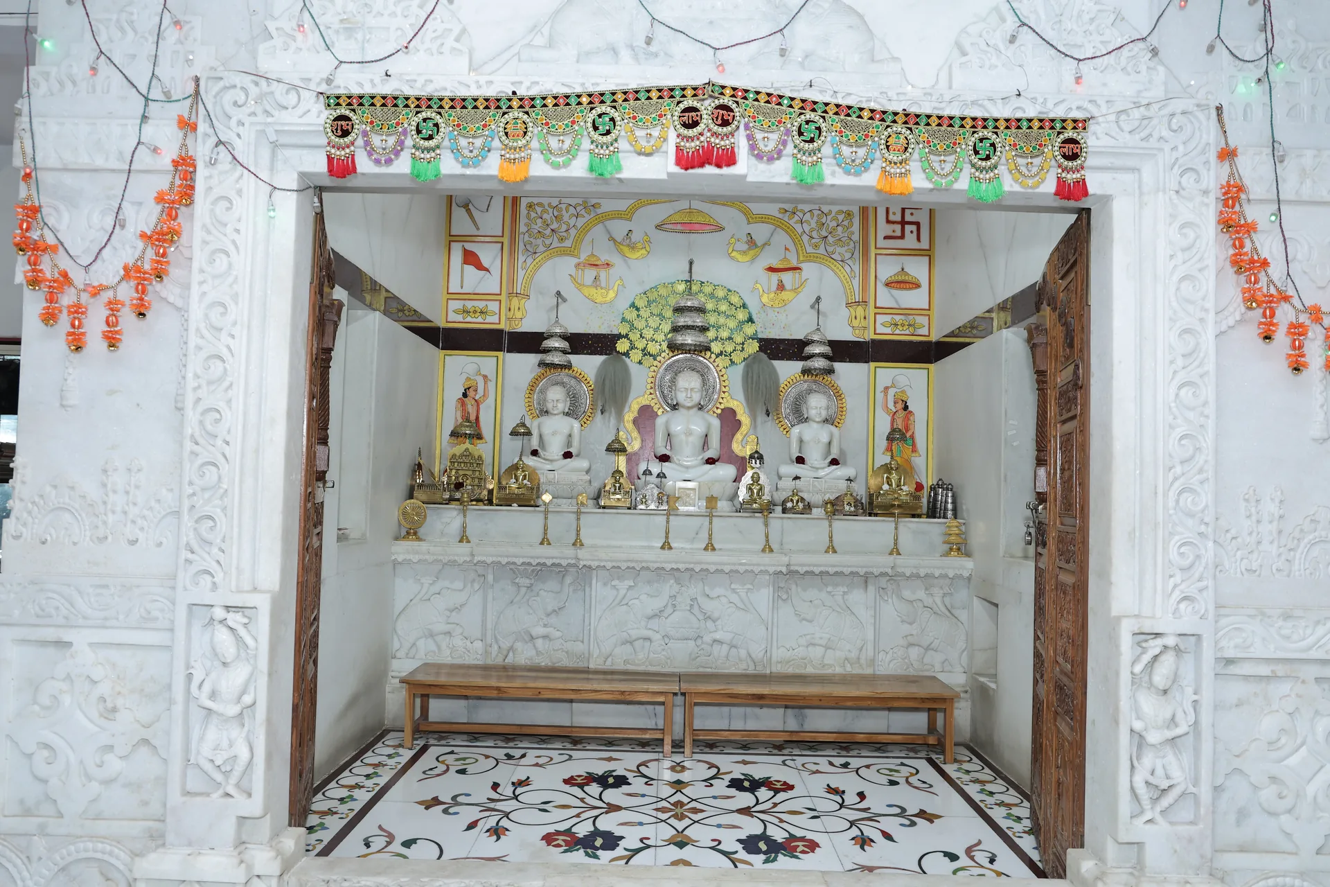 Vardhaman Digambar Jain Mandir photo 4